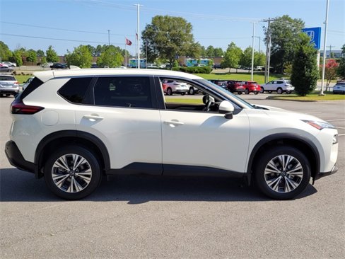 Used 2023 Nissan Rogue SV image 2