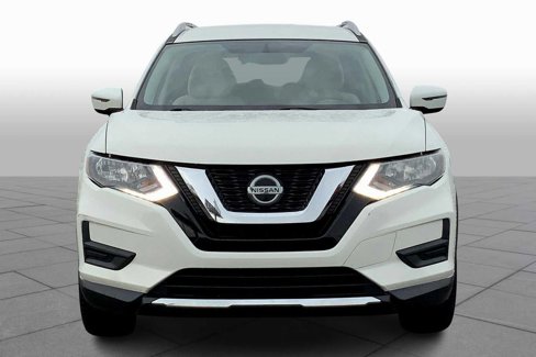 Used 2018 Nissan Rogue SV image 3