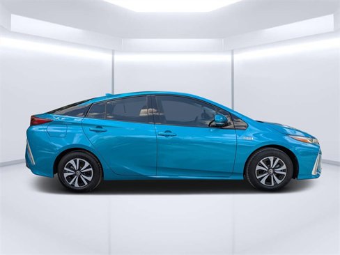 Used 2019 Toyota Prius Prime Premium image 2
