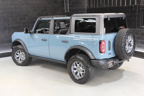 Used 2021 Ford Bronco Badlands image 8