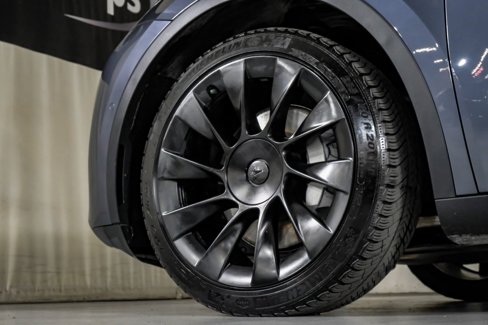 Used 2020 Tesla Model Y Long Range image 46