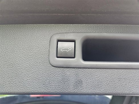 Used 2022 Toyota Highlander XLE image 24