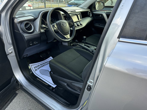 Used 2017 Toyota RAV4 LE image 7