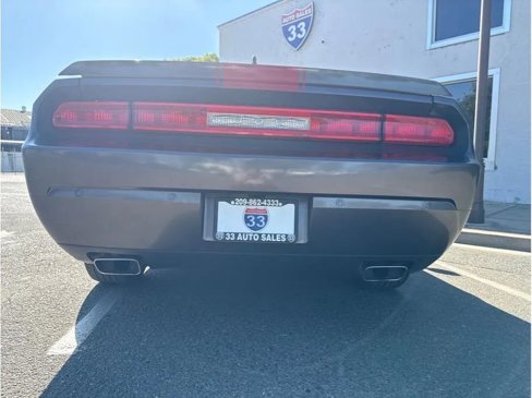 Used 2014 Dodge Challenger SXT image 6