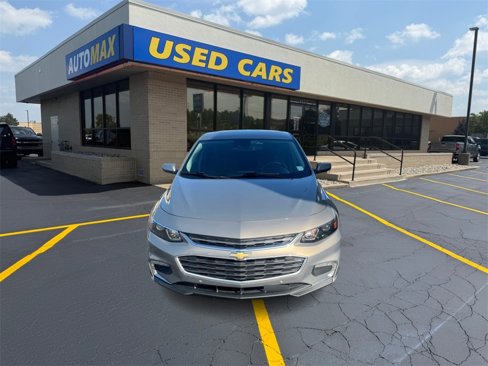 Used 2017 Chevrolet Malibu LT w/ Driver Confidence Package image 3