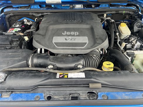 Used 2015 Jeep Wrangler Unlimited Sahara w/ Connectivity Group image 28