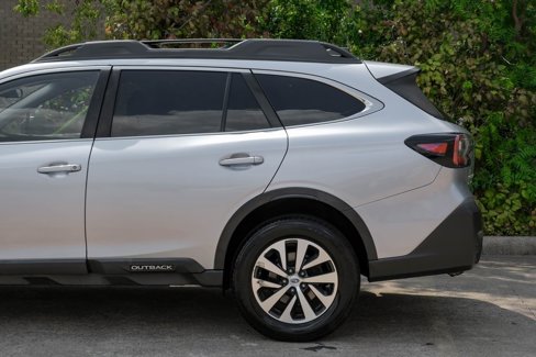 Used 2020 Subaru Outback Premium image 17