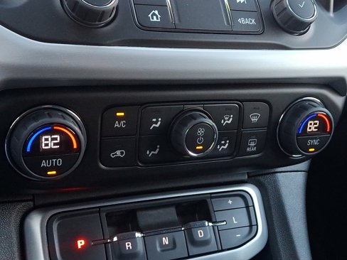 Used 2023 GMC Acadia SLE w/ Driver Convenience Package image 18