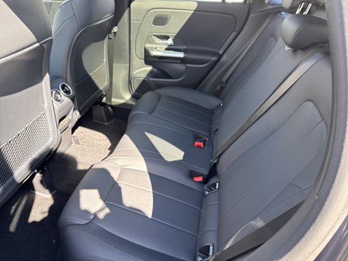 Used 2025 Mercedes-Benz GLA 250 4MATIC image 21
