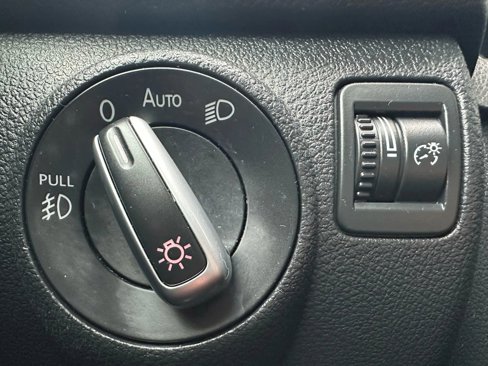Used 2017 Volkswagen Tiguan Sport image 25
