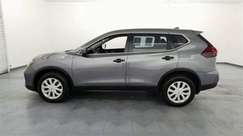 Used 2018 Nissan Rogue S image 5