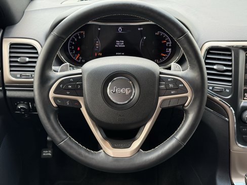 Used 2017 Jeep Grand Cherokee Limited image 15