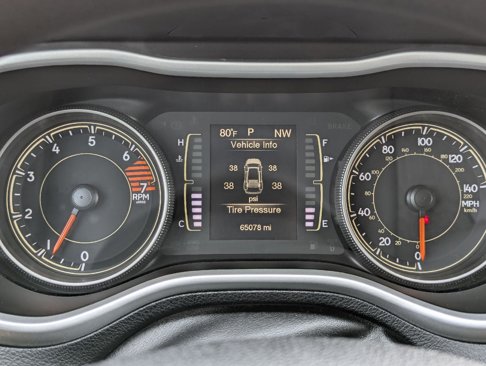 Used 2017 Jeep Cherokee Sport w/ Safety Group image 30