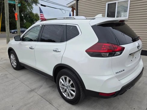 Used 2020 Nissan Rogue SV image 5
