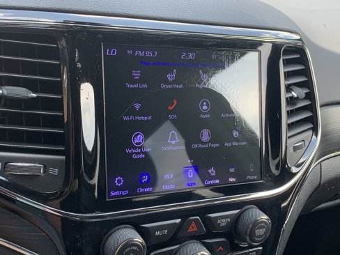 Used 2019 Jeep Grand Cherokee Limited image 25