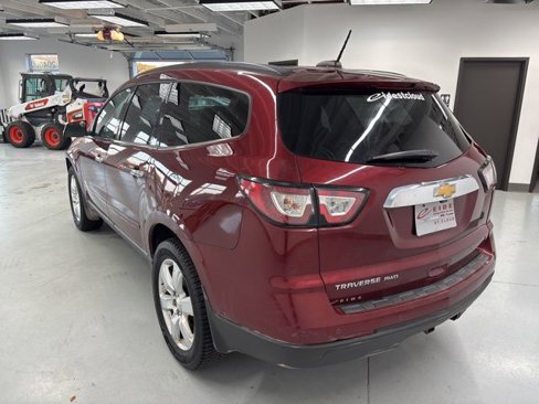 Used 2017 Chevrolet Traverse LT w/ Style and Technology Package image 7