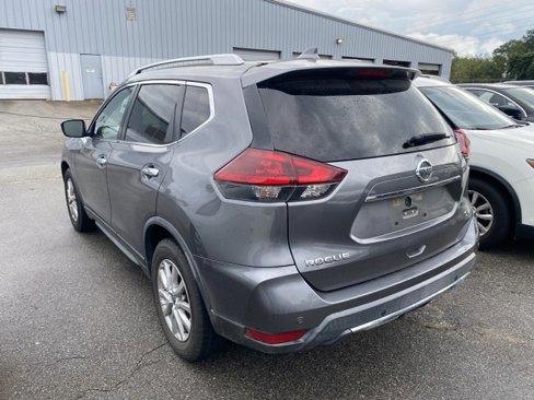 Certified 2019 Nissan Rogue SV image 4