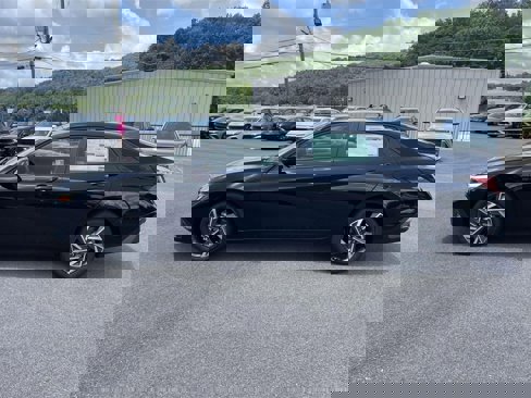 New 2025 Hyundai Elantra Sport image 2