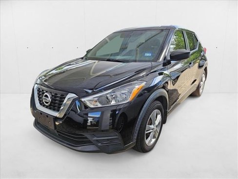 Used 2020 Nissan Kicks S image 1