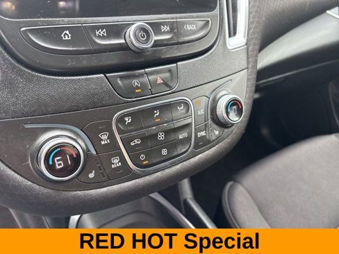 Used 2021 Chevrolet Malibu LT image 24