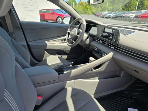 New 2025 Hyundai Elantra Sport image 29