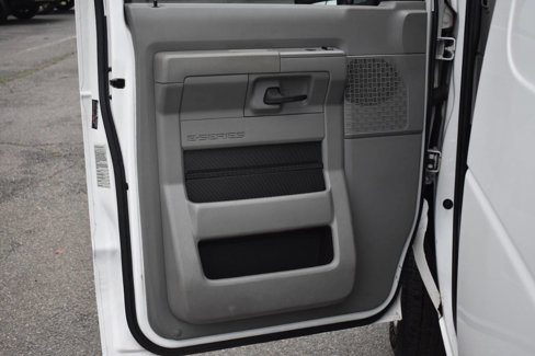 Used 2014 Ford E-150 and Econoline 150 w/ Power Group image 11