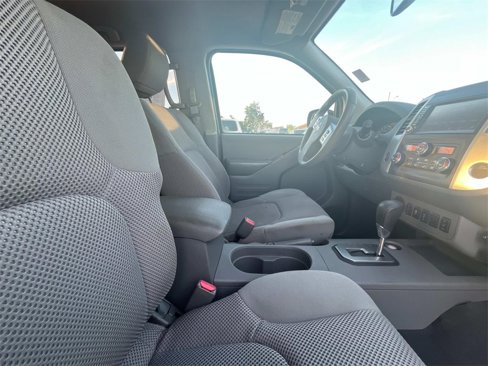 Used 2020 Nissan Frontier SV w/ Midnight Edition Floor Mats image 18