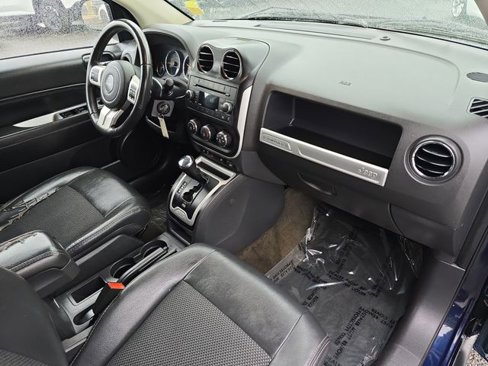 Used 2016 Jeep Compass Latitude image 25