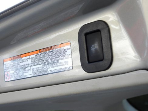 Used 2015 Toyota Sienna XLE image 27