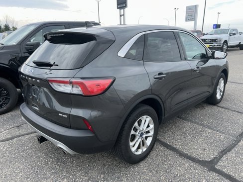 Used 2020 Ford Escape SE image 5