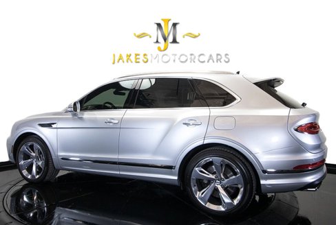 Used 2023 Bentley Bentayga Plug-In Hybrid image 9
