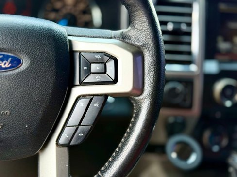 Used 2015 Ford F150 Lariat image 17