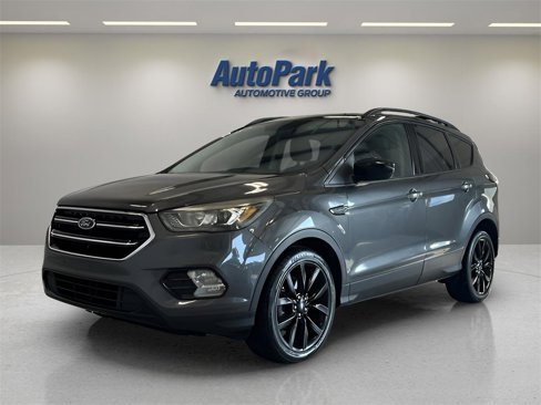Used 2018 Ford Escape SE w/ SE Sport Appearance Package image 3