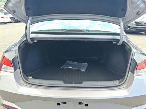 Certified 2023 Hyundai Elantra SEL w/ Convenience Package image 28