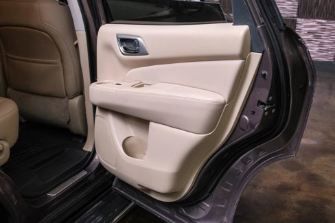 Used 2016 Nissan Pathfinder Platinum w/ Family Entertainment Package image 43
