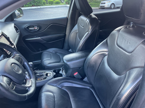 Used 2019 Jeep Cherokee Limited image 33