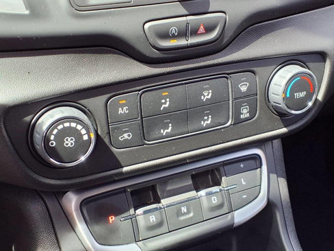 Used 2024 GMC Terrain SLE image 15