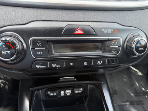 Used 2019 Kia Sorento FWD V6 image 11