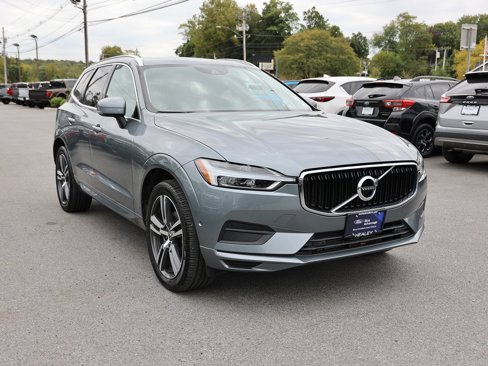 Used 2019 Volvo XC60 T5 Momentum w/ Multimedia Package image 1