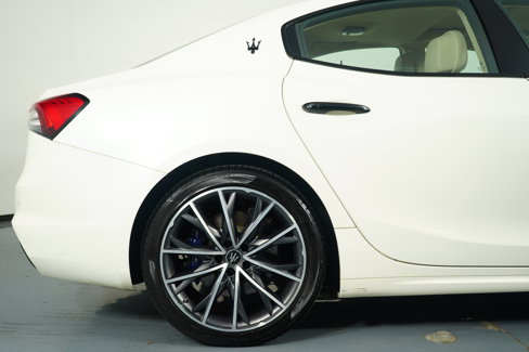 Used 2022 Maserati Ghibli Modena image 11