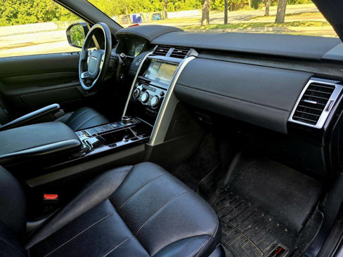 Used 2020 Land Rover Discovery HSE image 12