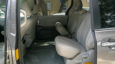 Used 2014 Toyota Sienna XLE image 25