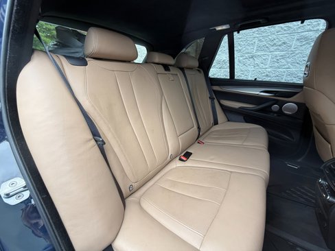 Used 2015 BMW X5 M image 39