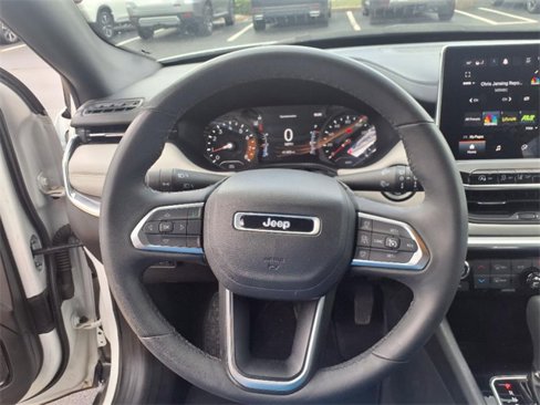 Used 2023 Jeep Compass Limited image 20
