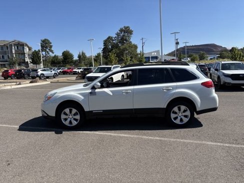 Used 2010 Subaru Outback 2.5i Premium image 6