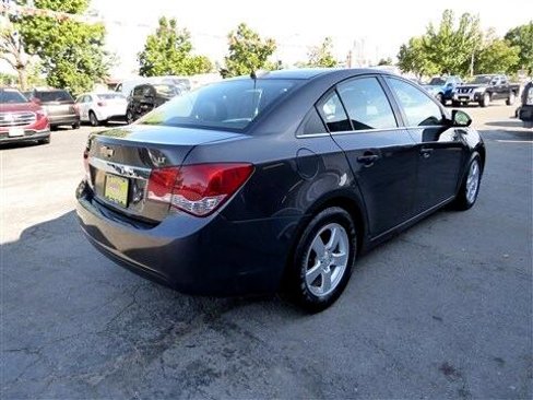 Used 2016 Chevrolet Cruze LT image 6