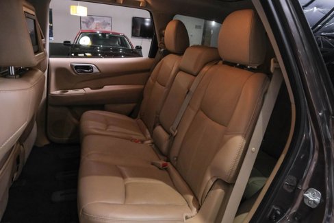 Used 2016 Nissan Pathfinder Platinum w/ Family Entertainment Package image 34