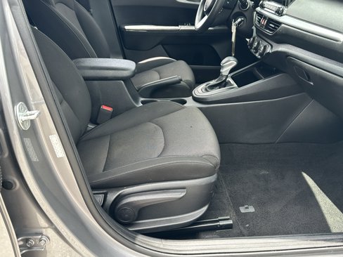 Used 2023 Kia Forte LXS image 11