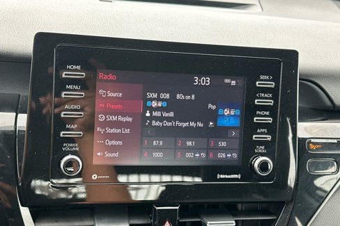 Used 2022 Toyota Camry SE image 18