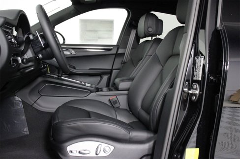 New 2025 Porsche Macan image 5